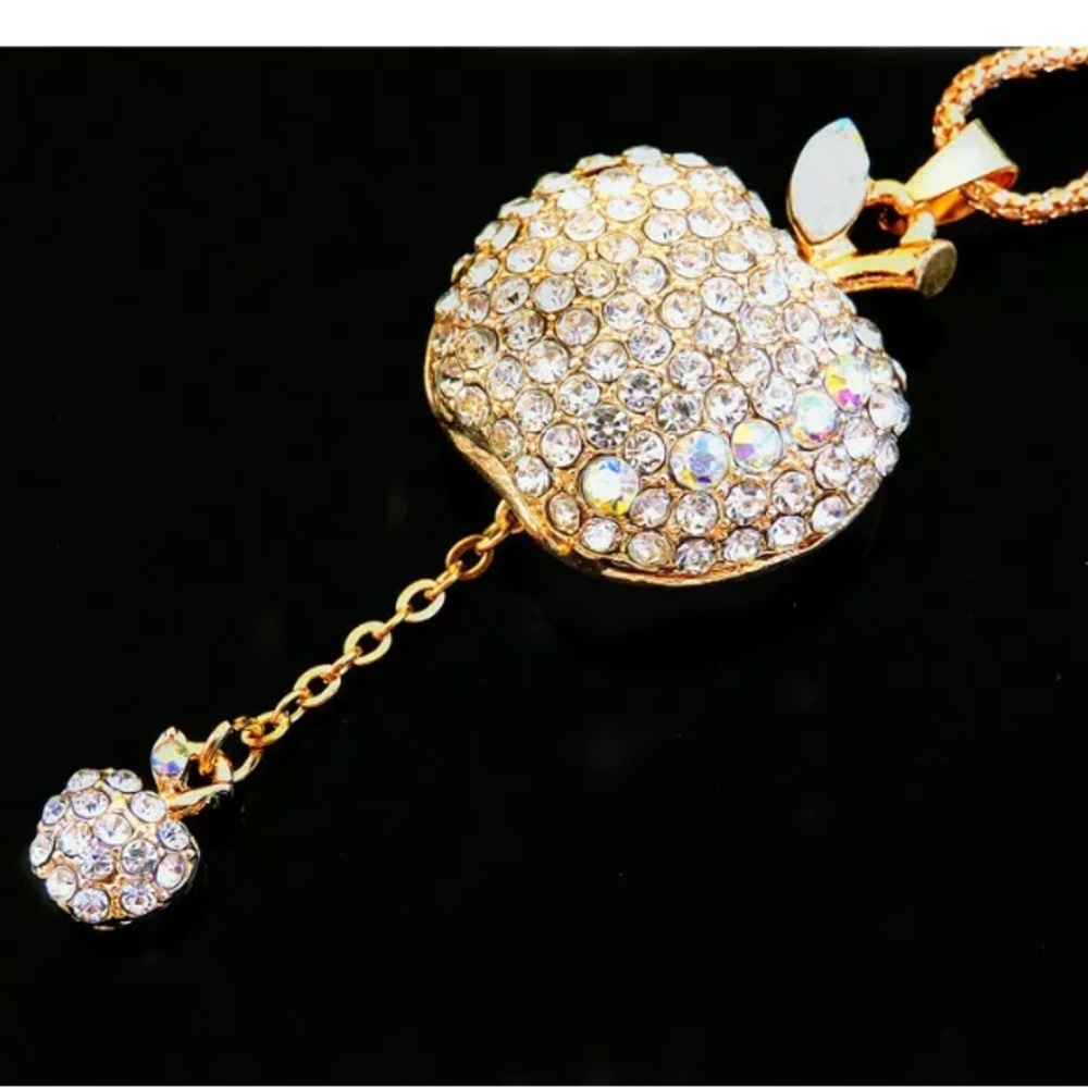 NWT APPLE DROP NECKLACE